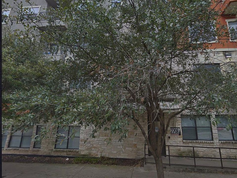 2nd image of 2208 Pearl St APT 306