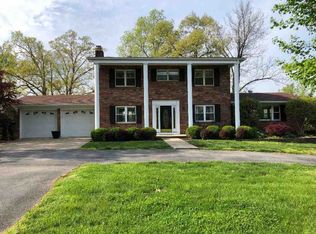 1427 Fairhill Dr, Ashland, KY 41102