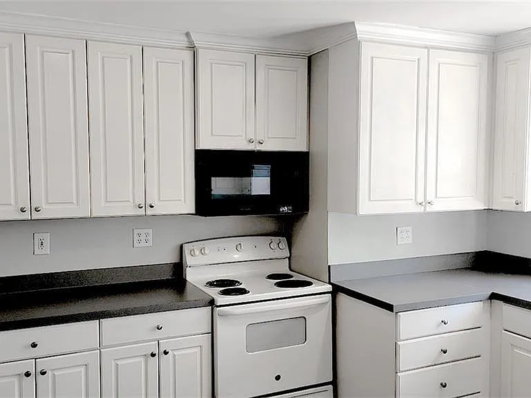 3022 Templewood Dr NE — Photo 6