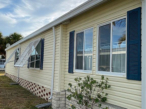 4th image of 1405 82nd Ave #34