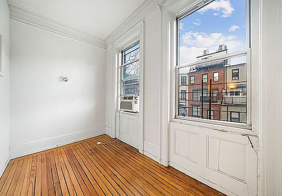 5th image of 45 W 86th St APT 8