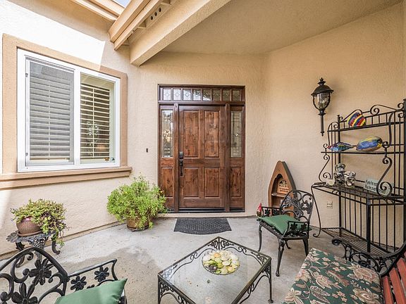 4th image of 305 Spyglass Way