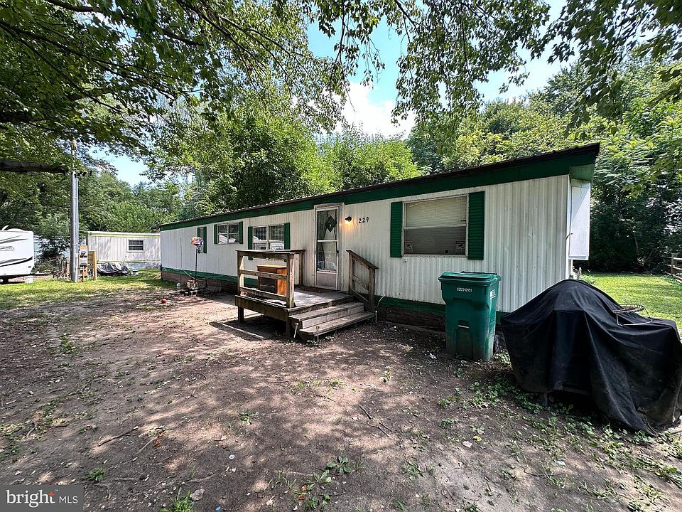 1st image of 229 Lambert Dr