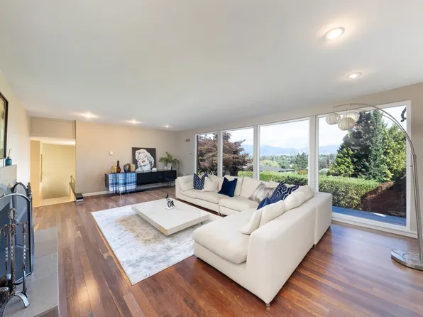 4393 Puget Dr, Vancouver, BC V6L 2V7