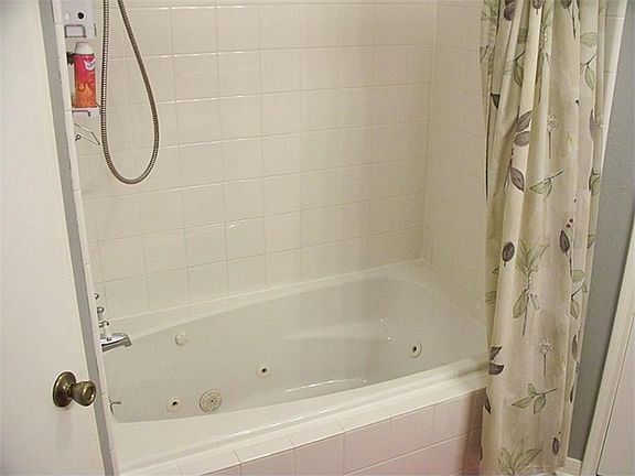 3rd image of 3206 Park Wick Ln