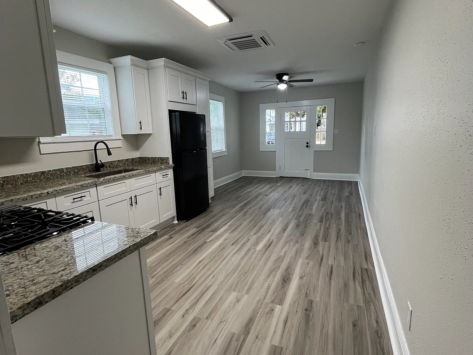 1 bed, 550 sqft, $1,200 — Photo 4