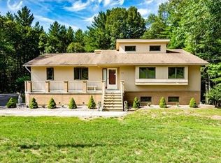32 Simmons Brook Dr, Westfield, MA 01085