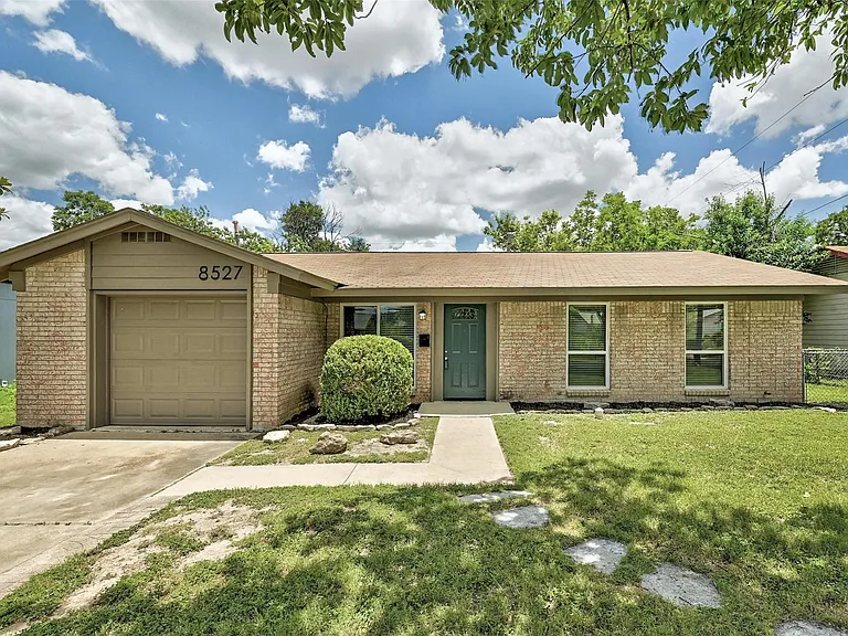 8527 Maine Dr — Photo 1