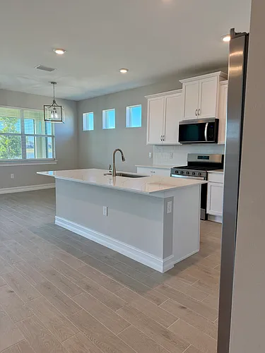 17827 Shade Tree Loop Photo 1