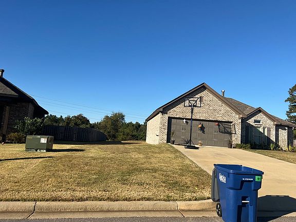 3rd image of 94 Watkins Glen Dr