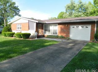 525 S Davis Ave, Centralia, IL 62801