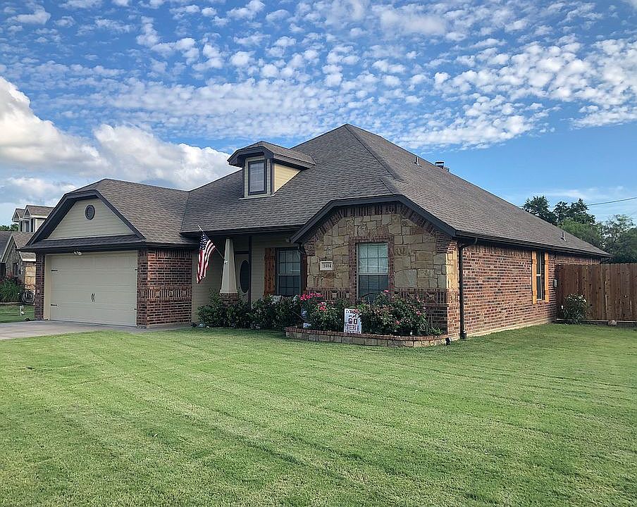 1404 Corto St. Graham, TX.