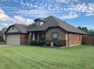 1404 Corto St, Graham, TX 76450