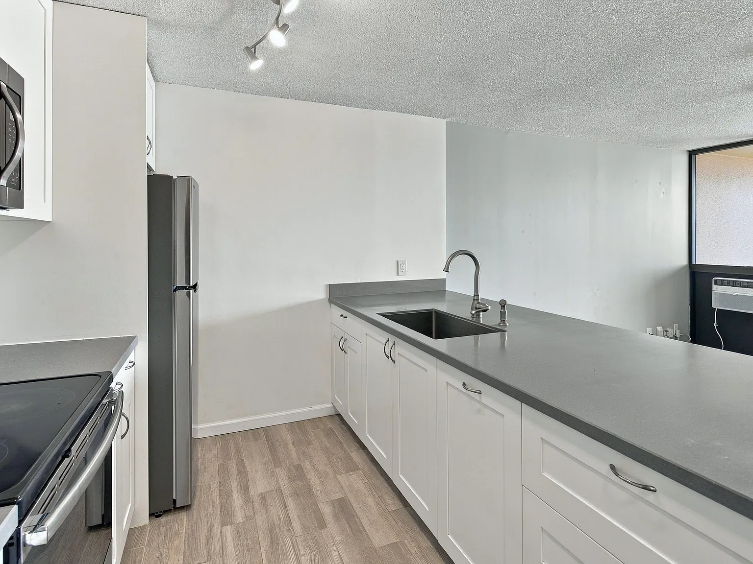55 S Judd St — Photo 4