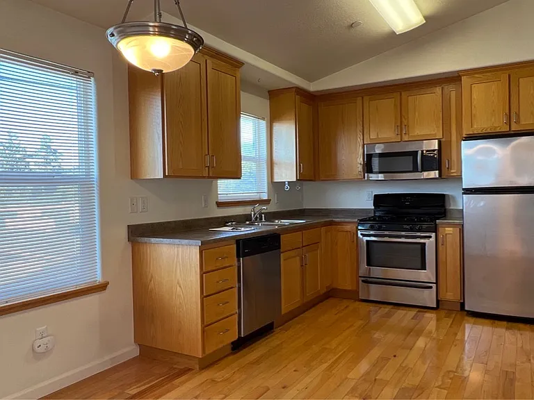 1655 Margo Ln #C — Photo 17