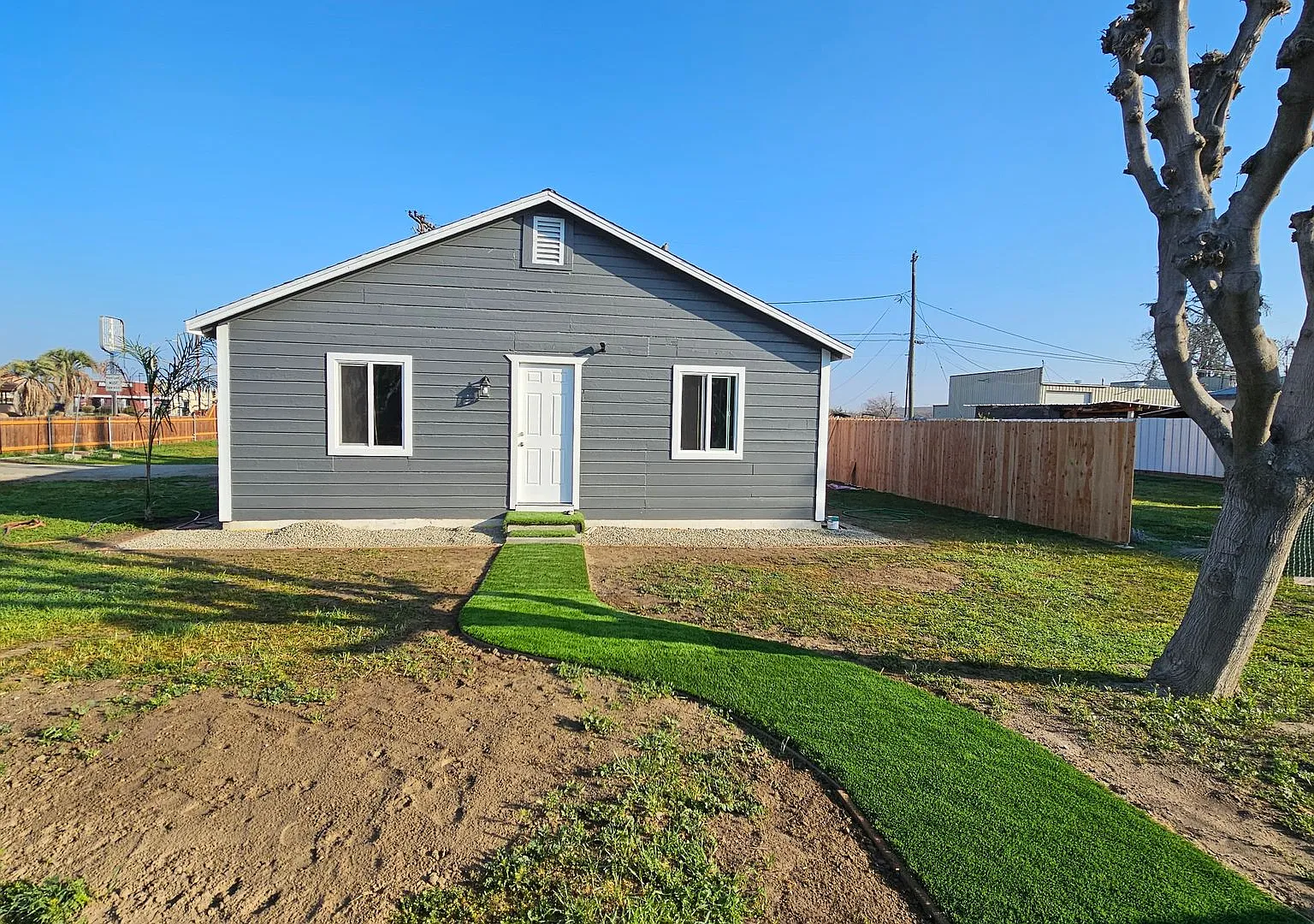 Updated 3 Bd 1 Ba Wasco Home — Photo 2