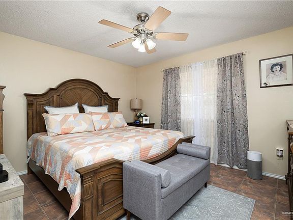 5th image of 4304 E Buena Vista St