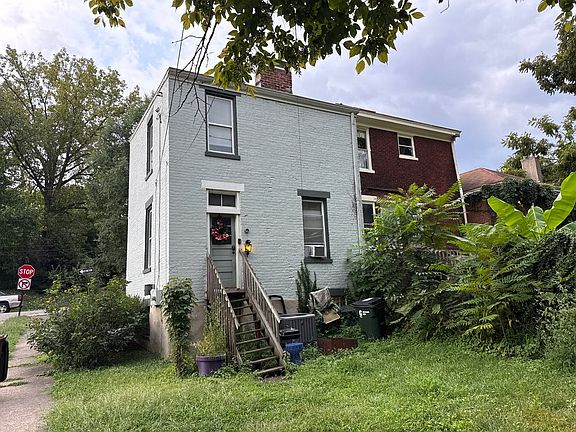 3rd image of 122 E 24th St