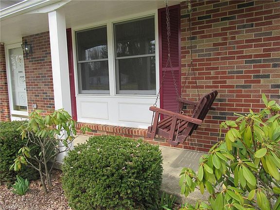 2nd image of 2481 Saint Francis St