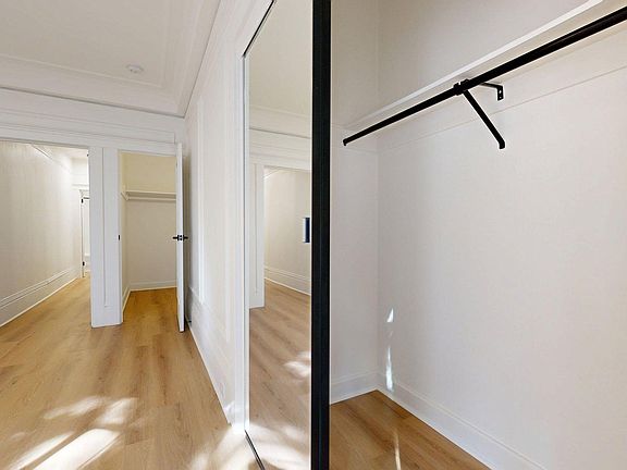 4th image of 1047 Bush St APT 3