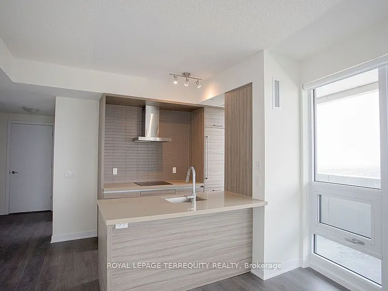 2221 Yonge St #4609 — Photo 6