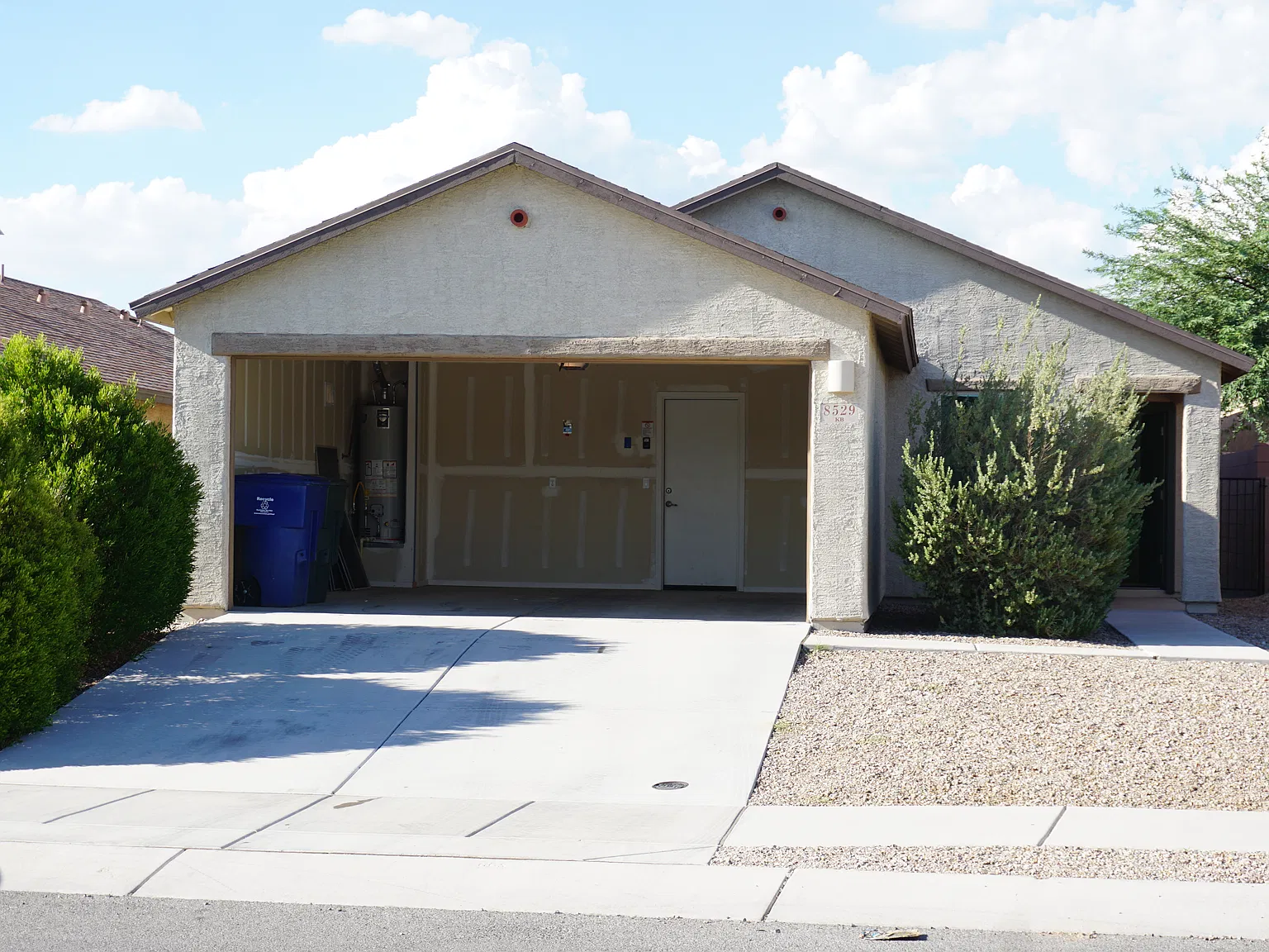 3 bed, 1465 sqft, $2,000 — Photo 2