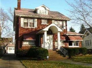 1621 Lewis Dr, Lakewood, OH 44107