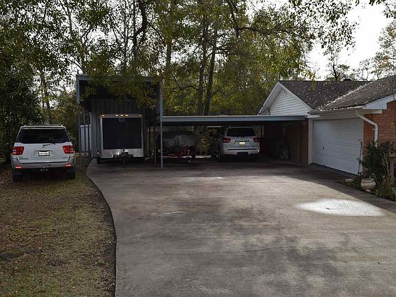 2nd image of 104 Cottonwood Ln
