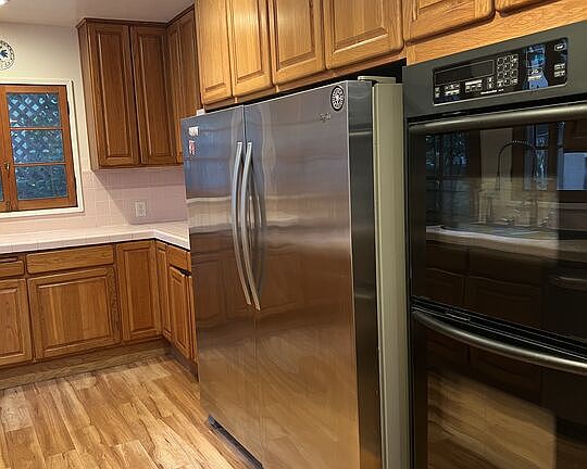 5th image of 639 Navy St APT B