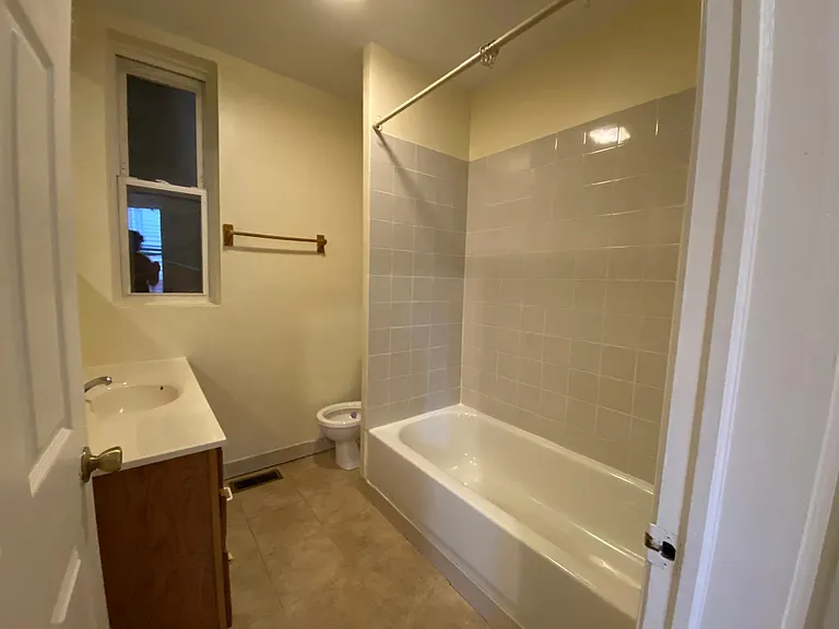 1310 N Artesian Ave #1R — Photo 14
