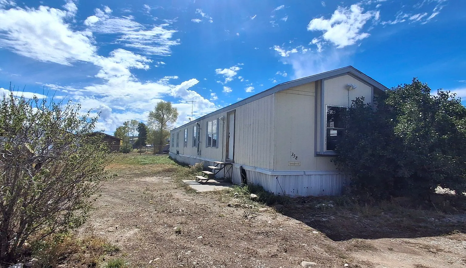 3 Bedroom 2 full bath in Antelope Hills — Photo 1