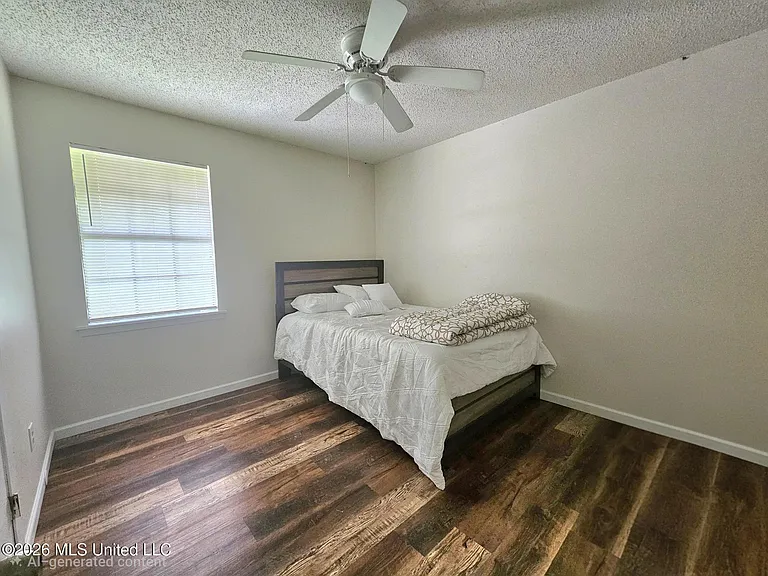 530 Easterbrook St — Photo 13