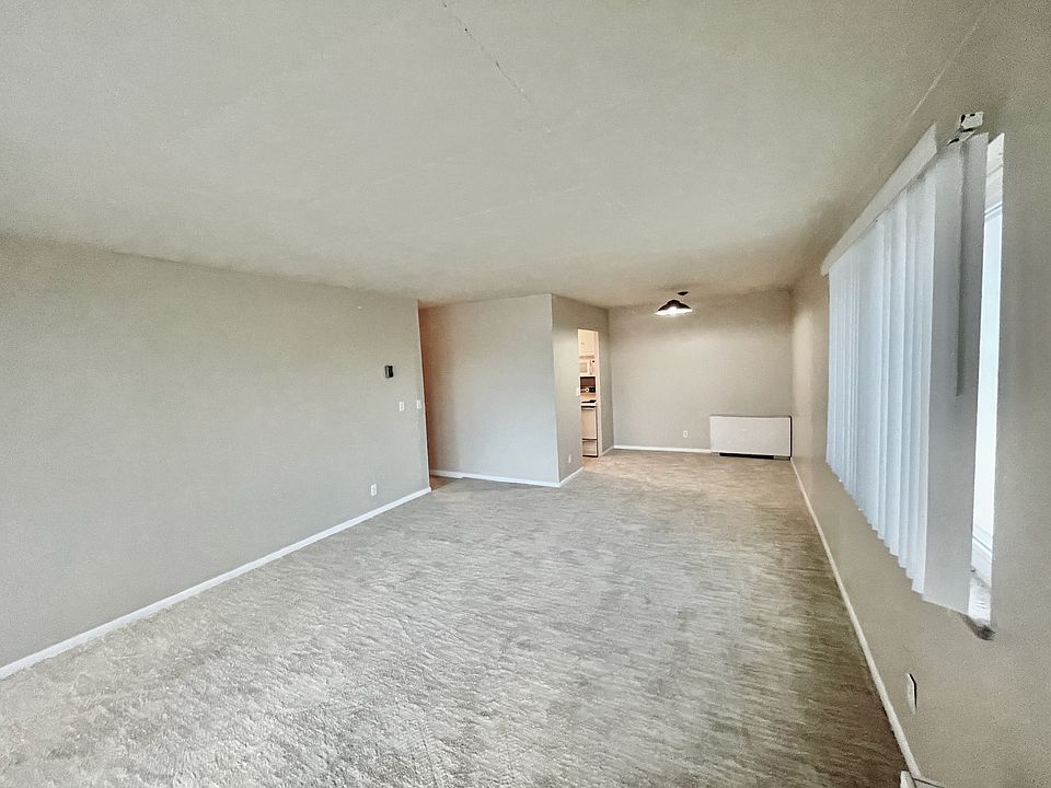 Living room to dining room.