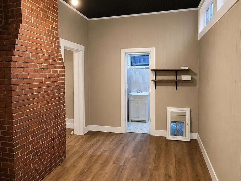 1303 Wilson St — Photo 3
