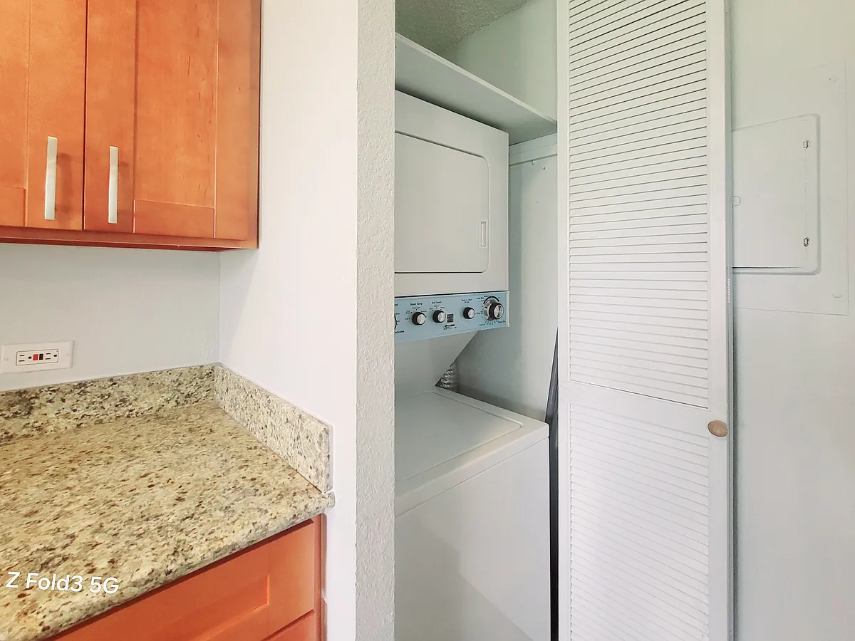 Building Photo - 320 Liliuokalani Ave #1504