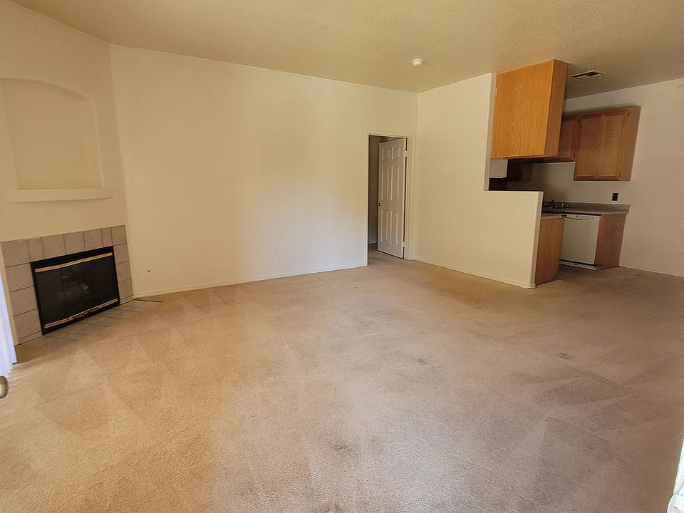 2nd image of 4730 E Craig Rd Unit 1110