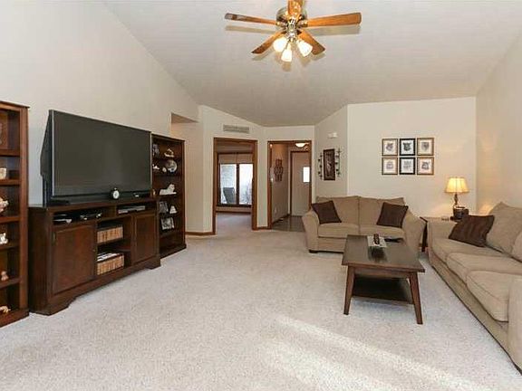 5th image of 3335 Boxwood Dr