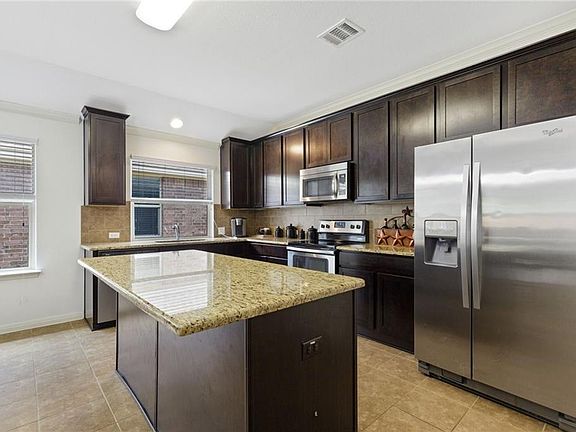 5th image of 544 S Brook Dr