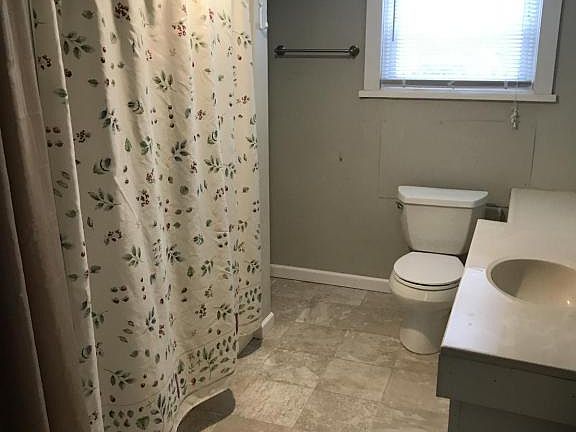 2nd image of 17 Pine St