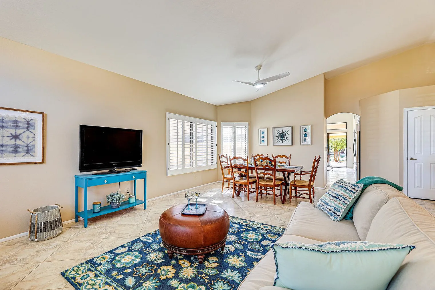 2 bed, 2.0 bath, 1560 sqft, $3,095 — Photo 2