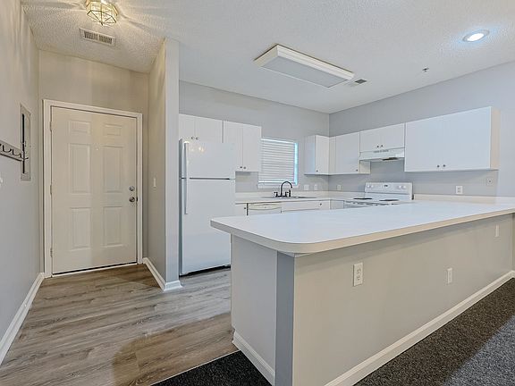 2nd image of 3935 Gladiola Ct. #203