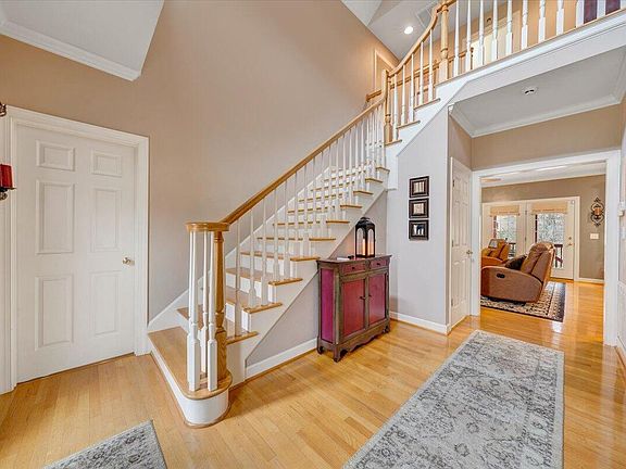 2nd image of 1544 Rosewalk Ln SE