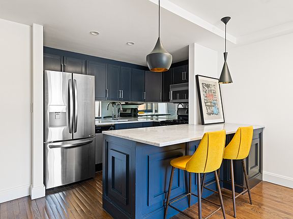 3rd image of 447 W 45th St APT 7E
