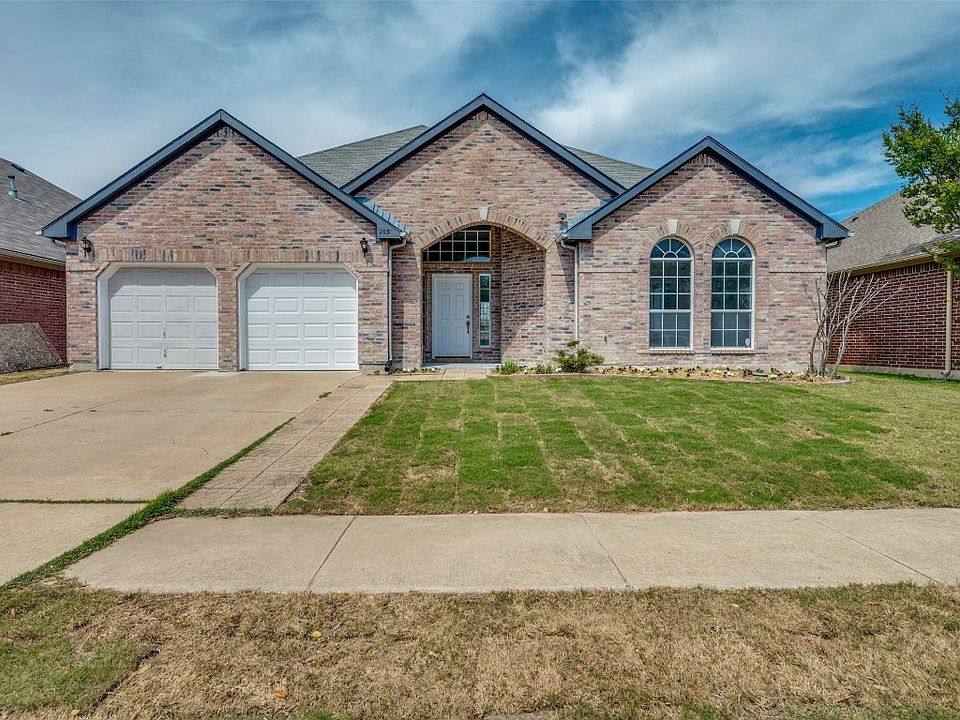 1st image of 203 E Lynn Creek Dr