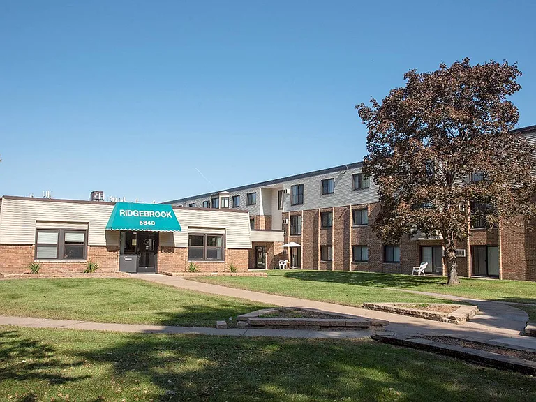 Ridgebrook Apartments — Photo 9
