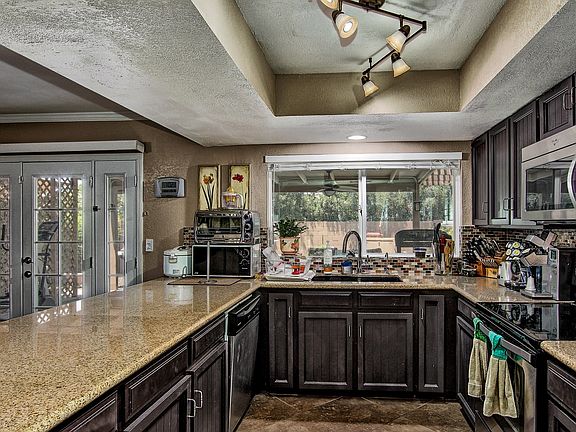 5th image of 4208 W Wood Dr
