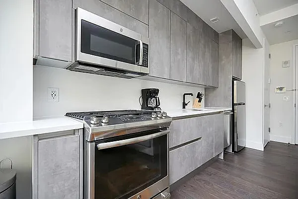 Rented by Kahen Properties | media 16