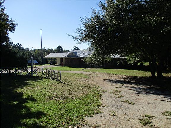 2nd image of 1283 County Road 1010