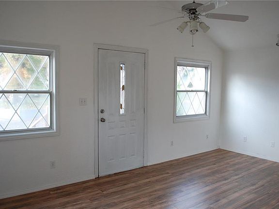 3rd image of 797 Greenwood Ave