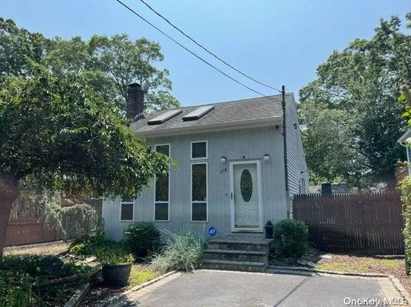 218 Moriches Avenue, Mastic, NY 11950